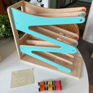 Lovevery Race and Chase Car Ramp